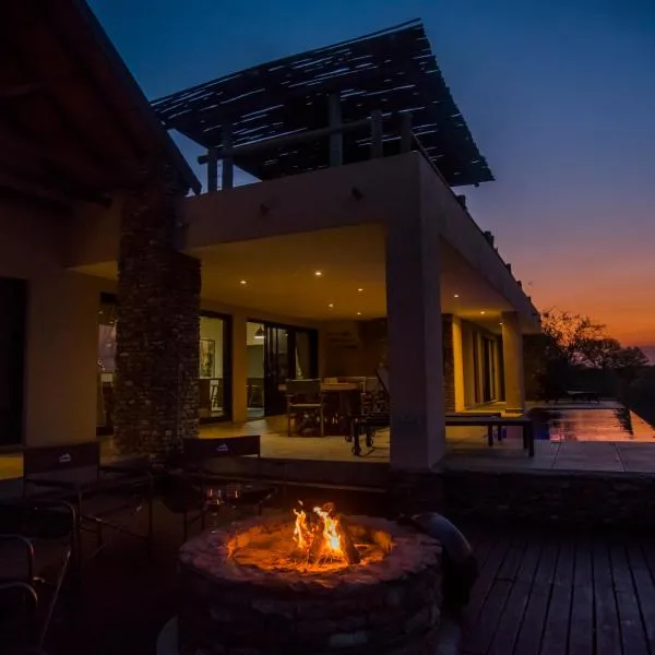 MANZINI RIVER HOUSE - Mjejane Private Game Reserve, Greater Kruger National Park, hotel in Hectorspruit