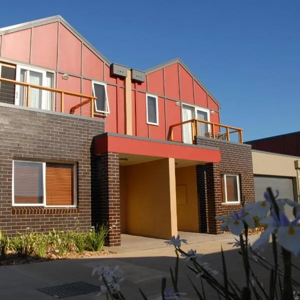 The Lakes Apartments, hotel in Lakes Entrance