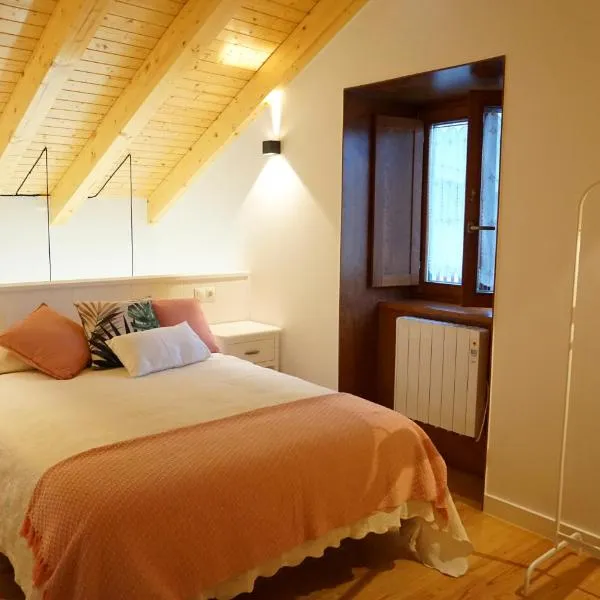Apartamentos Turísticos El Peñón, hotel v destinaci Tapia de Casariego