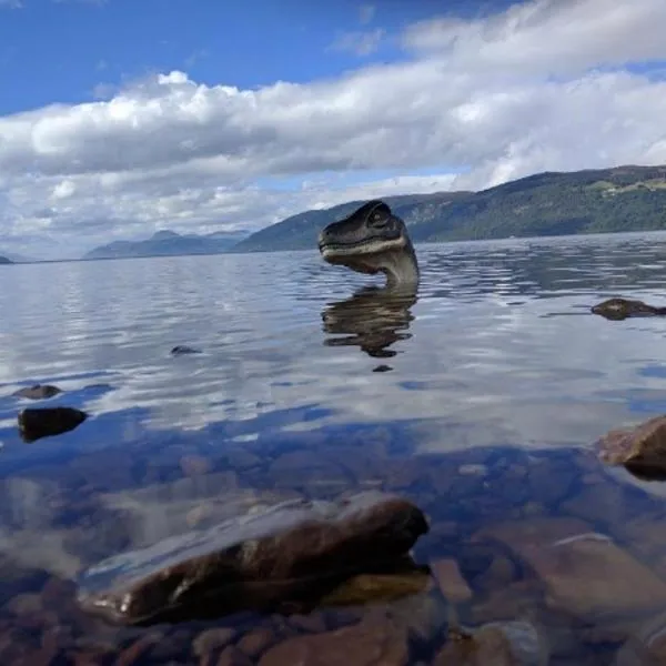 Lovat Loch Ness Apartment with private roof terrace, hotel in Fort Augustus