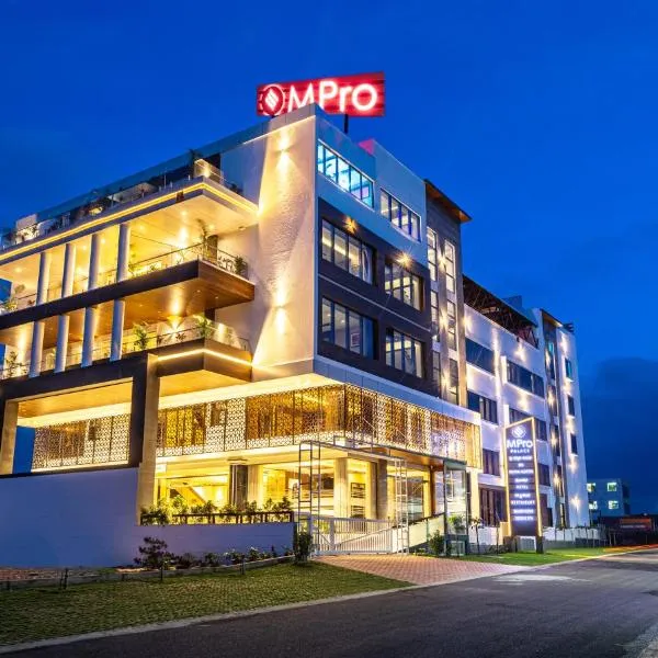 Hotel M Pro Palace Mysore - 12 Minutes to Mysore Palace, hotel v destinaci Maisúr