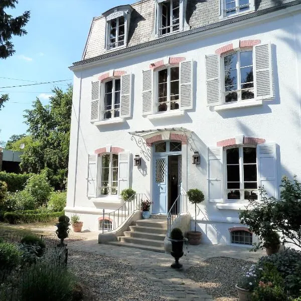 Le Clos des Princes: Châtenay-Malabry şehrinde bir otel
