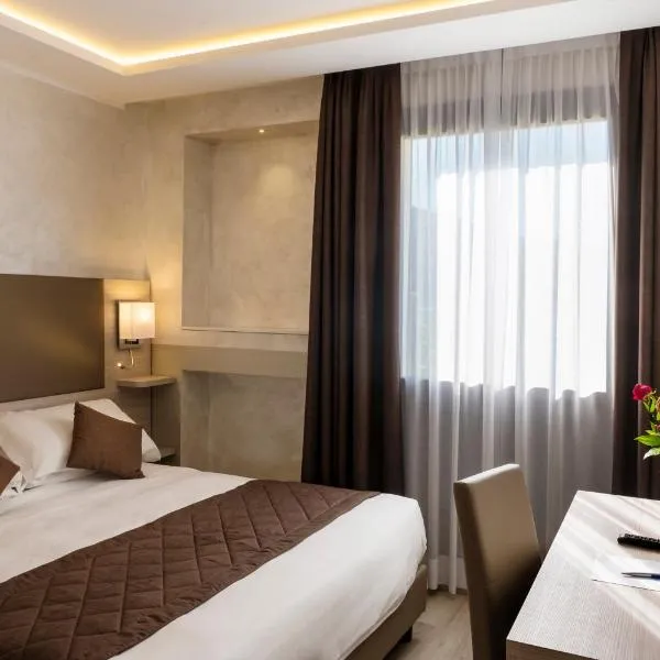 Hotel Plaza, hotel en Turín