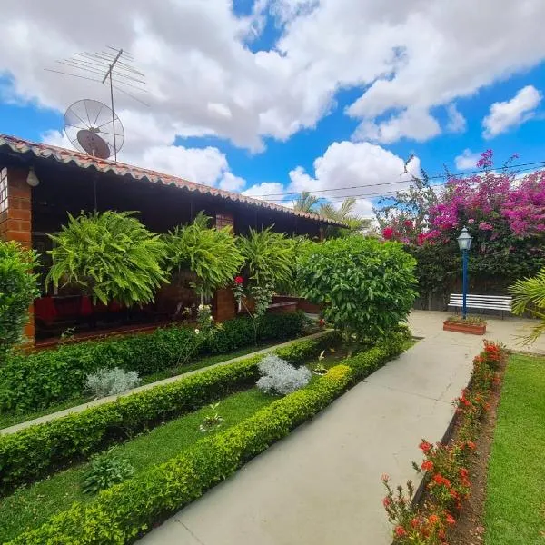 Chalé aconchegante na Serra Pernambucana - Em condomínio - Gravatá, hotel in Gravatá
