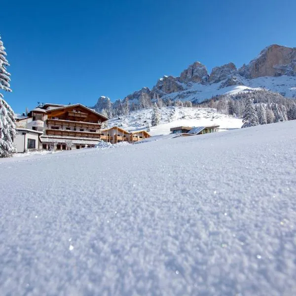 Moseralm Dolomiti Spa Resort โรงแรมในโนวาเลวานเต