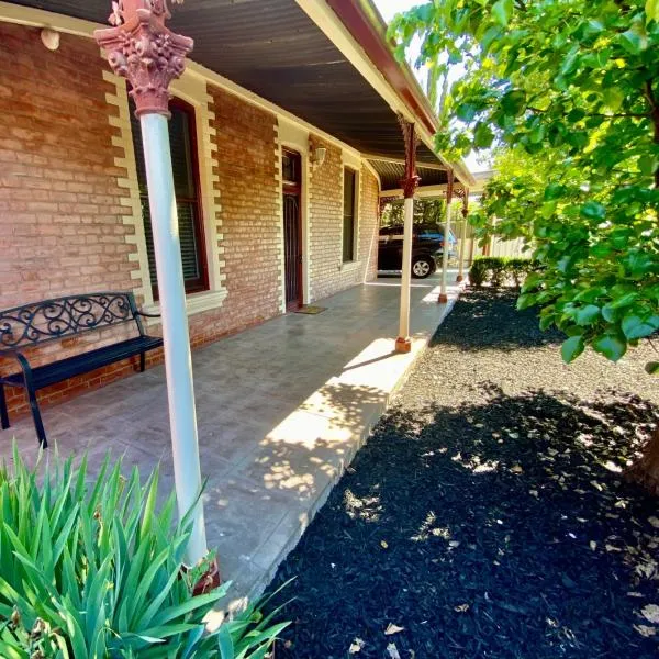 Somerby House! premium CBD escape, pets welcome, hotel in Albury
