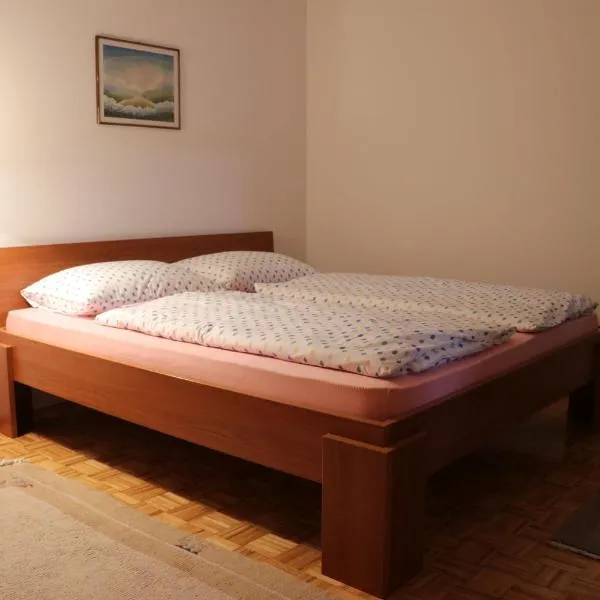 Apartman UNA Travnik, hotel di Višnjevo