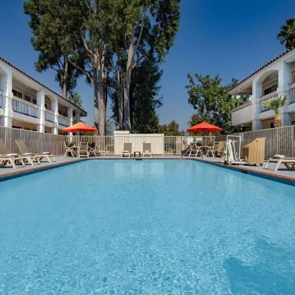 Motel 6-Thousand Oaks, CA、サウザンドオークスのホテル