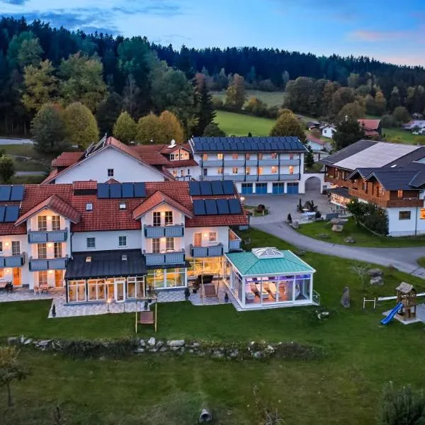 Richterhof Wellness Apartments Bayerischer Wald, готель у місті Kollnburg