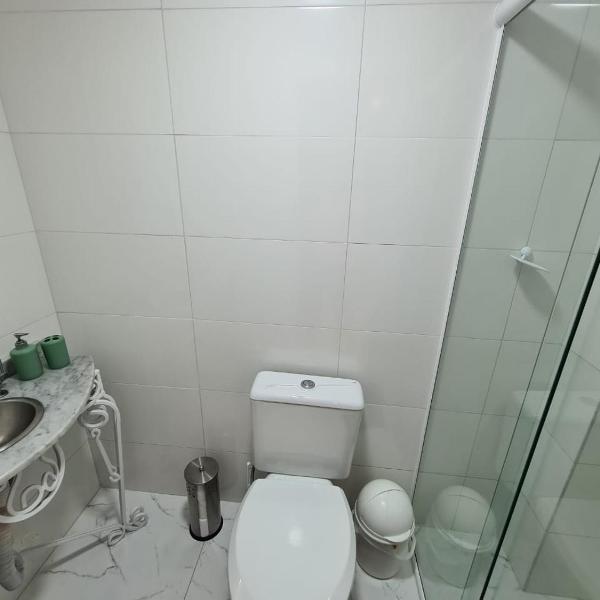 Apartamento na Av Atlantica com Ar Condicionado - Foto 3