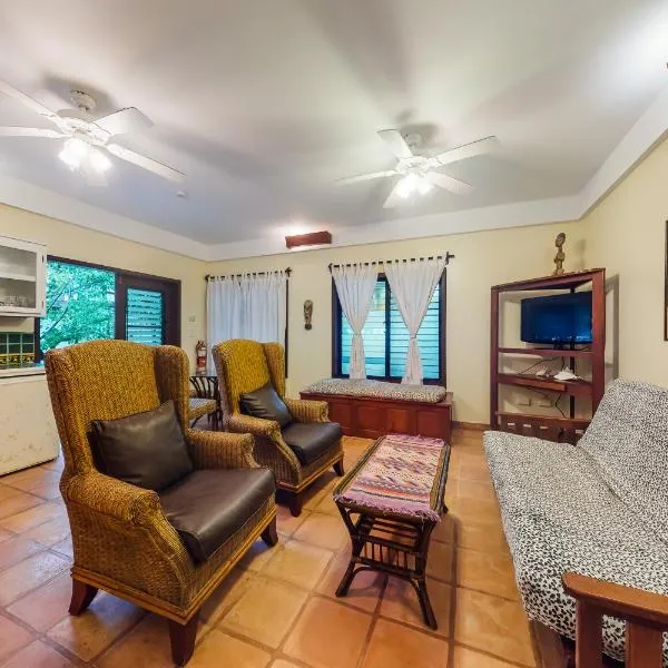 Beachside Villas Gold Standard Certified, hotel in Placencia