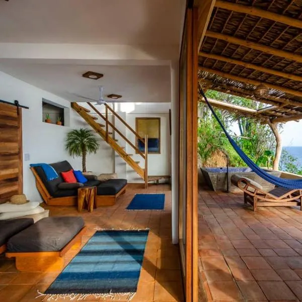 Lazuli Cielo - Beachfront Loft, hotel San Agustinillóban