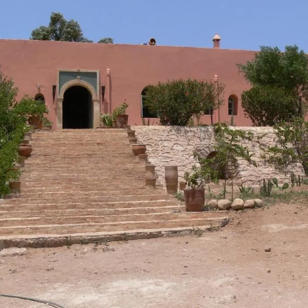Riad Douar Des Oliviers, hotel v destinaci El Arba