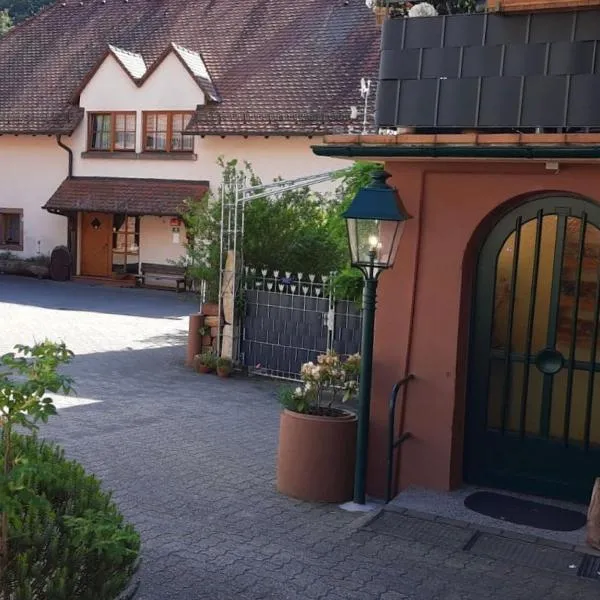 Pension - Gästehaus Zum Pfälzerwald, hotel v destinaci Hinterweidenthal