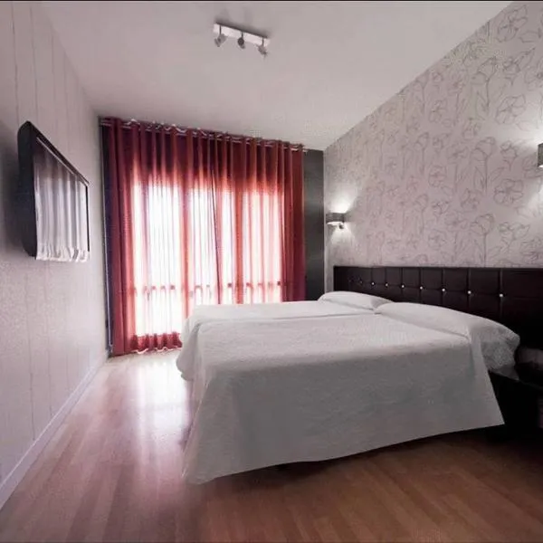 Hospedium Hostal Un Punto Chic, hotel v destinaci Huesca