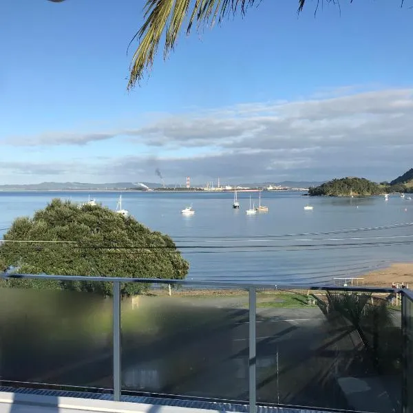 Taurikura Bay Relax and Explore, hotel v destinaci Whangarei Heads
