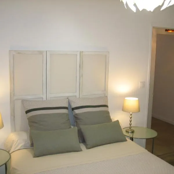 AGATHE chambres d'hôtes – hotel w mieście Guérande