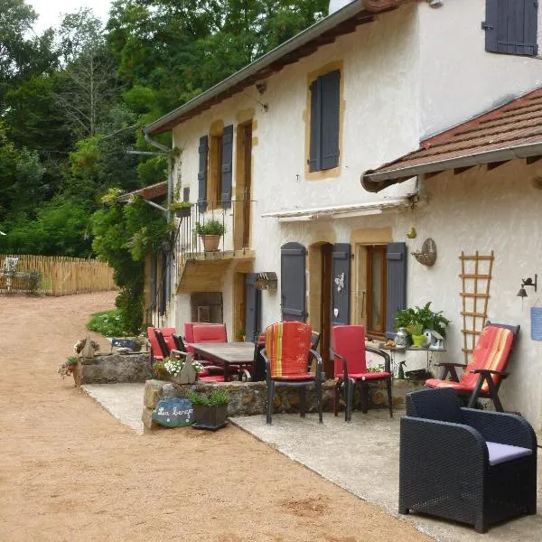 la Bergerie du Bois Joannin 1497 route des fleuriats, hotel v destinaci Iguerande