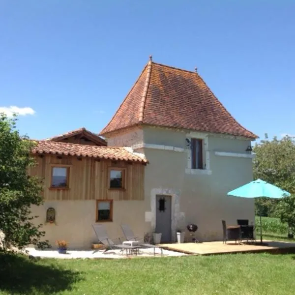 17th C French Pigeonaire - magical romantic couples retreat, hotel en Palluaud