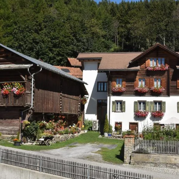 Casa Curgnun 21 Collenberg - Ferienwohnung 61m2 für max. 4 Pers.، فندق في Morissen
