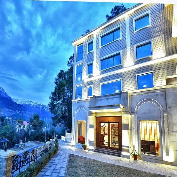 juSTa Palampur Resort & Convention Centre, hotel in Palāhu