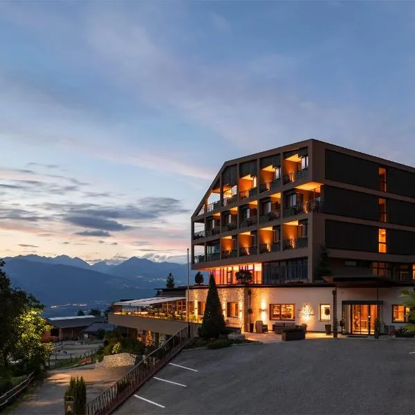 Hotel Fischer, hotel em Bressanone