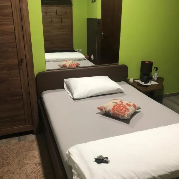 Villa Zoki - soba dnevni najam, hotel in Zagreb
