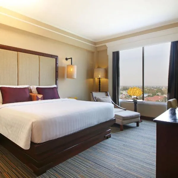 The Imperial Hotel & Convention Centre Korat، فندق في ناخون راتشاسيما