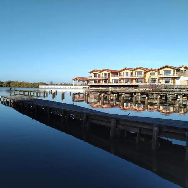 LES 12 DE LARROS, hotel v destinaci Gujan-Mestras