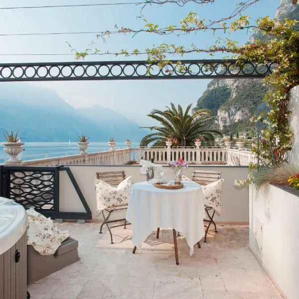 Bellavista Lakefront Hotel & Apartments, hotel u gradu Riva del Garda