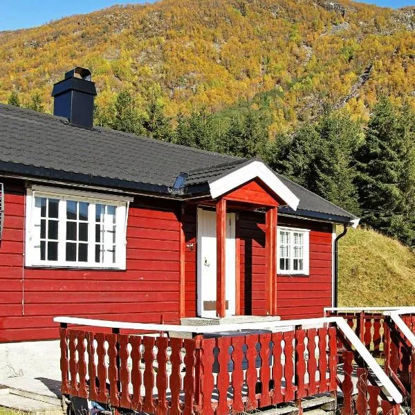 One-Bedroom Holiday home in Øvre Årdal, hótel í Fortun