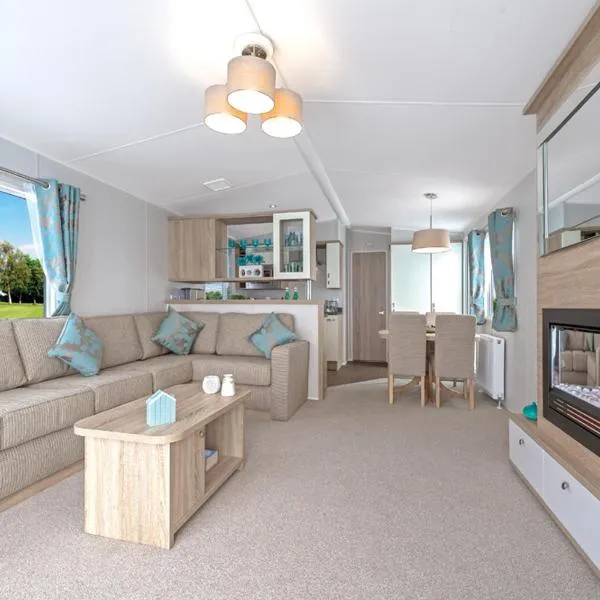 Par Sands Coastal Holiday park, hotel in Par