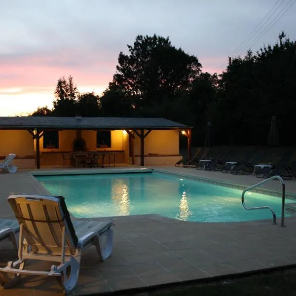 Manoir de la Basse-Cour, hotel in Chevillé