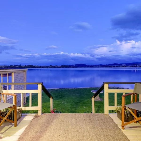 Stay Coastal - Tauranga Beach House: Oropi şehrinde bir otel
