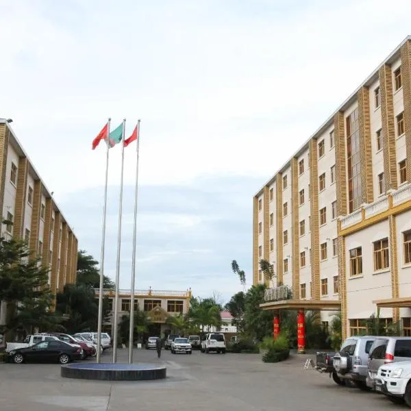 Zambia Golden Peacock Hotel โรงแรมในMungule Court