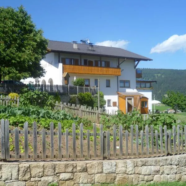 Rastlhof, hotel in Meltina