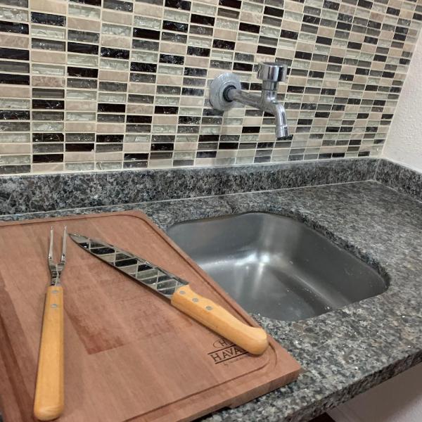 Lindo apartamento em Canasvieiras a uma quadra do mar - próximo ao Trapiche dos Barcos Piratas - Foto 3