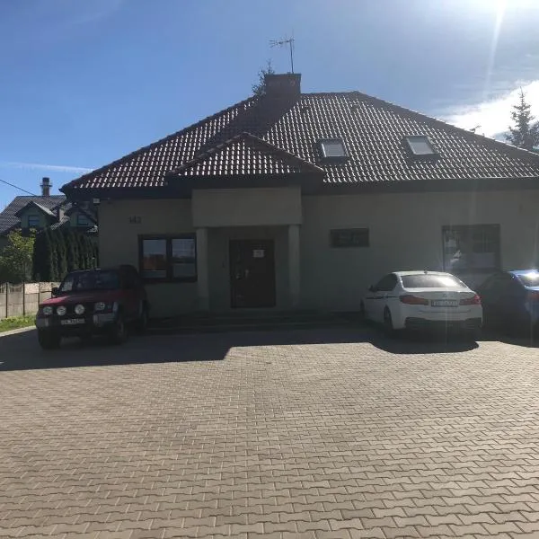 Klimatyzowane Apartamenty i Pokoje przy Targach Kielce, hotel in Kielce