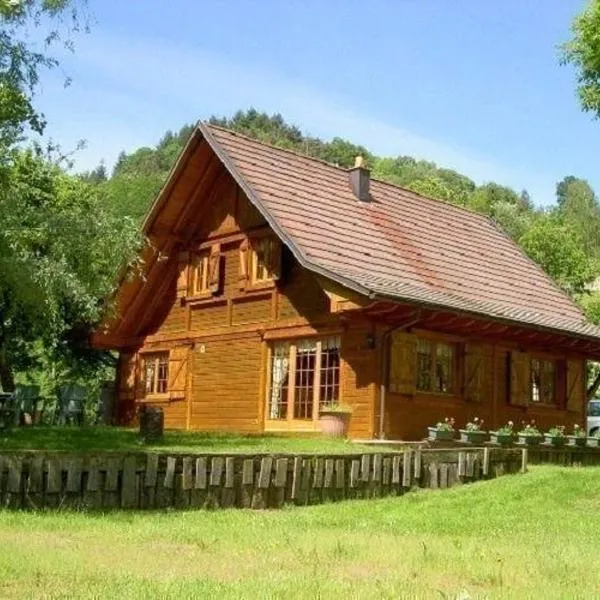 Lalaye에 위치한 호텔 Chalet de 4 chambres avec jardin amenage a Lalaye