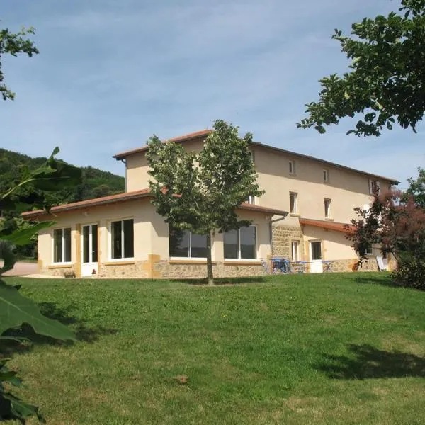 La Ferme Du Chapi, hotel v destinaci Saint-Laurent-dʼOingt
