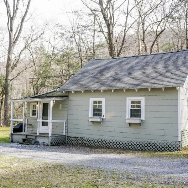 Camelback cottage - on ONE ACRE & near local attractions, hotel v destinaci Tannersville