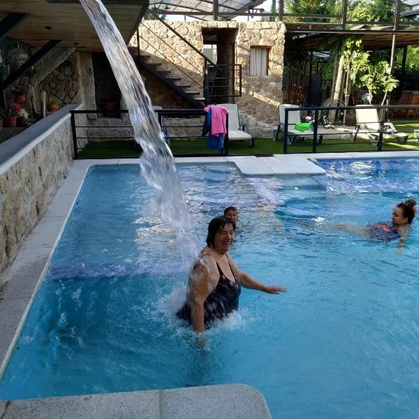 Posada Rural SPA Granja LA TEJERA de Lozoya, hotel in Gargantilla del Lozoya