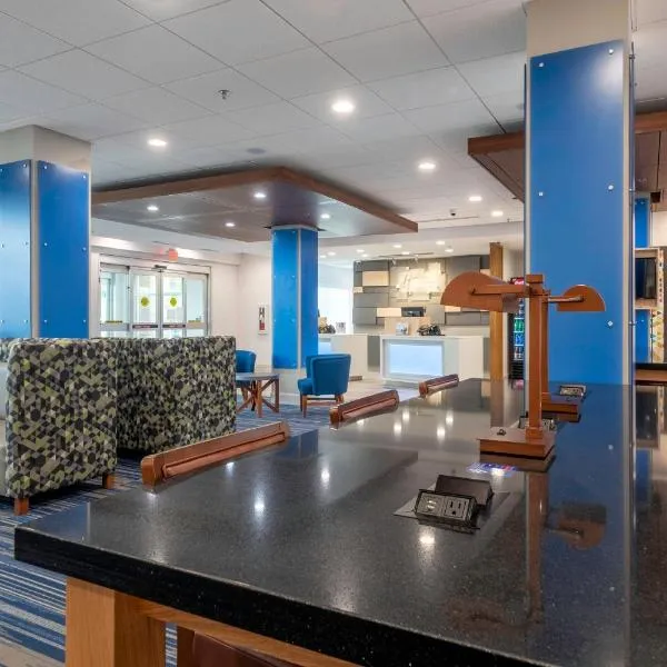 Holiday Inn Express & Suites - Staunton by IHG, hotel v destinaci Staunton