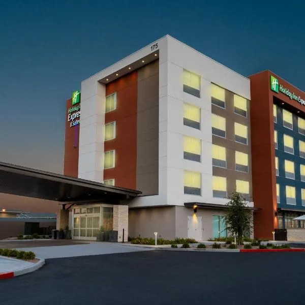 Holiday Inn Express & Suites - Las Vegas - E Tropicana by IHG, hotel v Las Vegas
