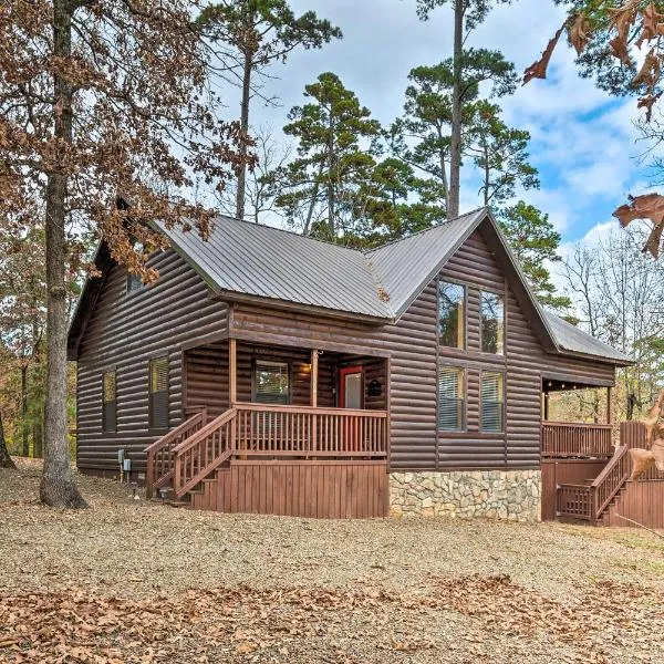 Hot Tub: 'Little Bear's Pond' Broken Bow Cabin, hotell i Broken Bow