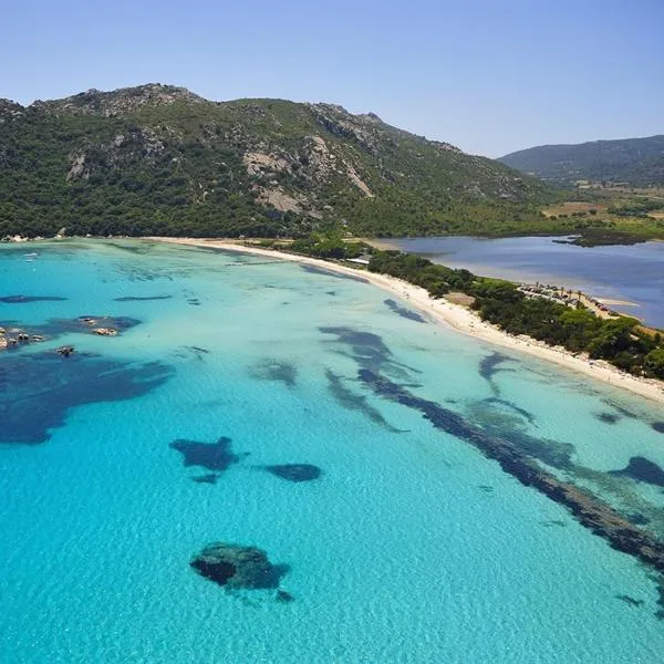 Les Mini-Villas de Santa Giulia, hotel v destinaci Porto-Vecchio