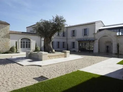 Château La Rose Perrière, hôtel à Gardegan-et-Tourtirac