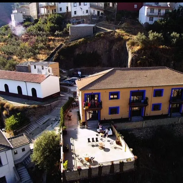 Alojamientos Rurales Hurdes Altas - La Antigua Guarderia, hotel in El Rubiaco