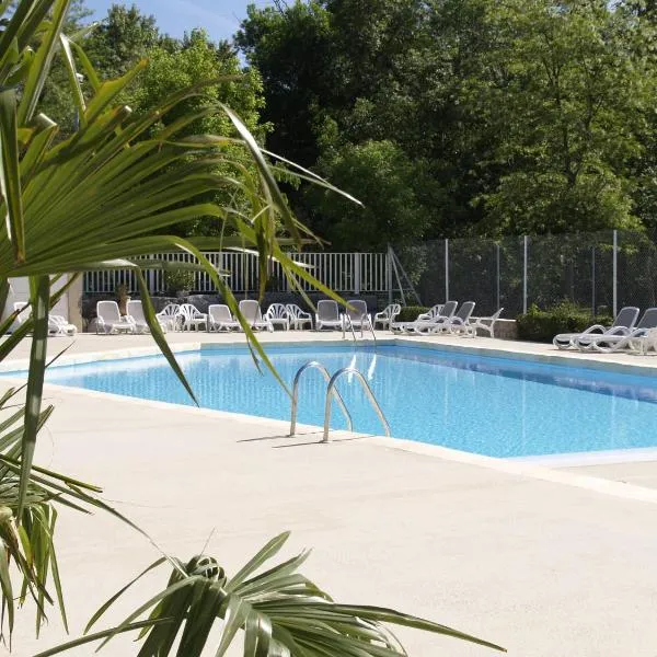 Camping La Digue, хотел в Chauzon