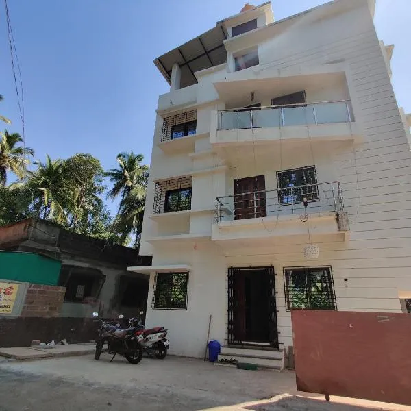 Bandekar Home Stay, hótel í Mālvan